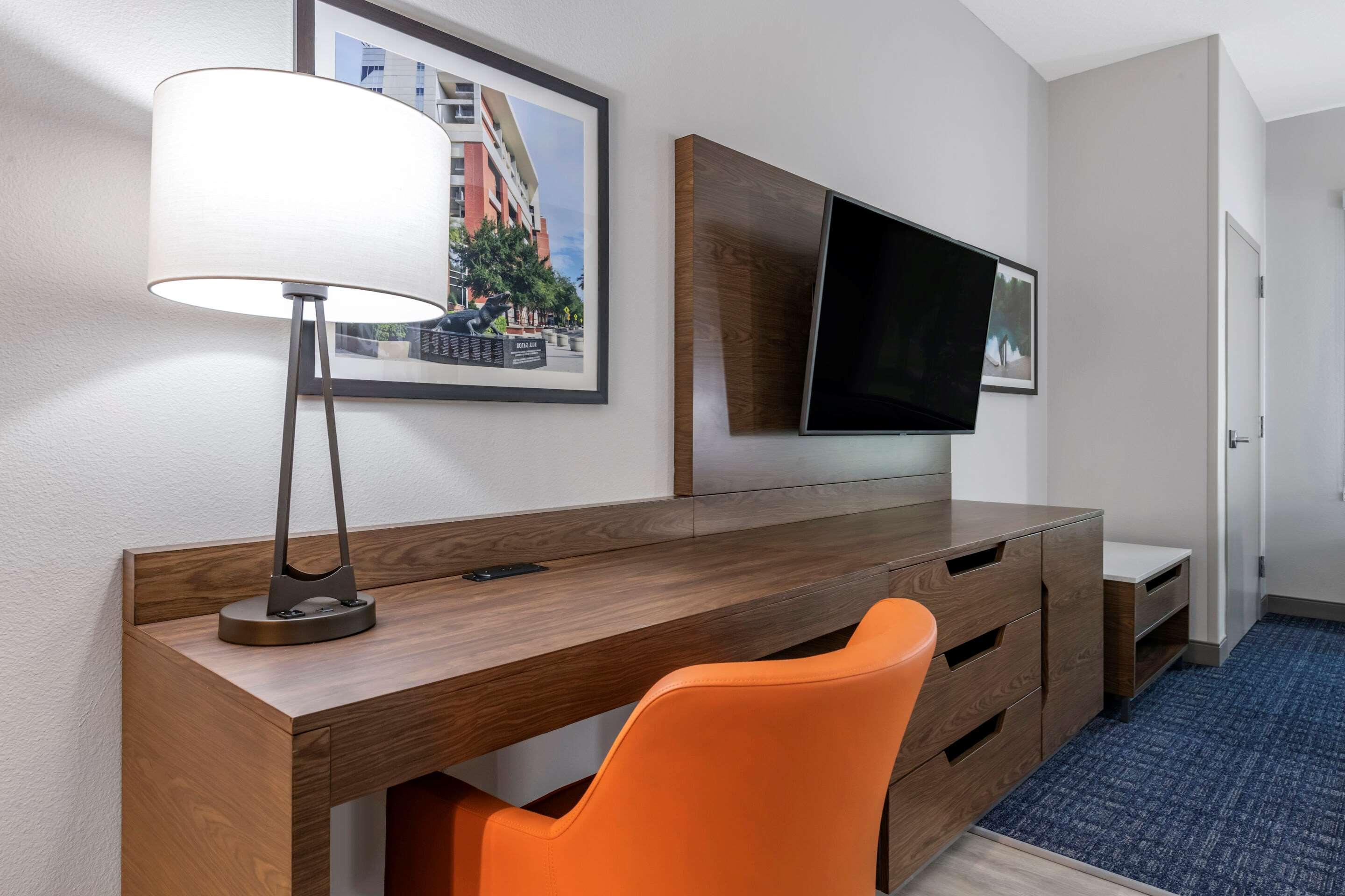 Comfort Suites Gainesville Near University Екстер'єр фото